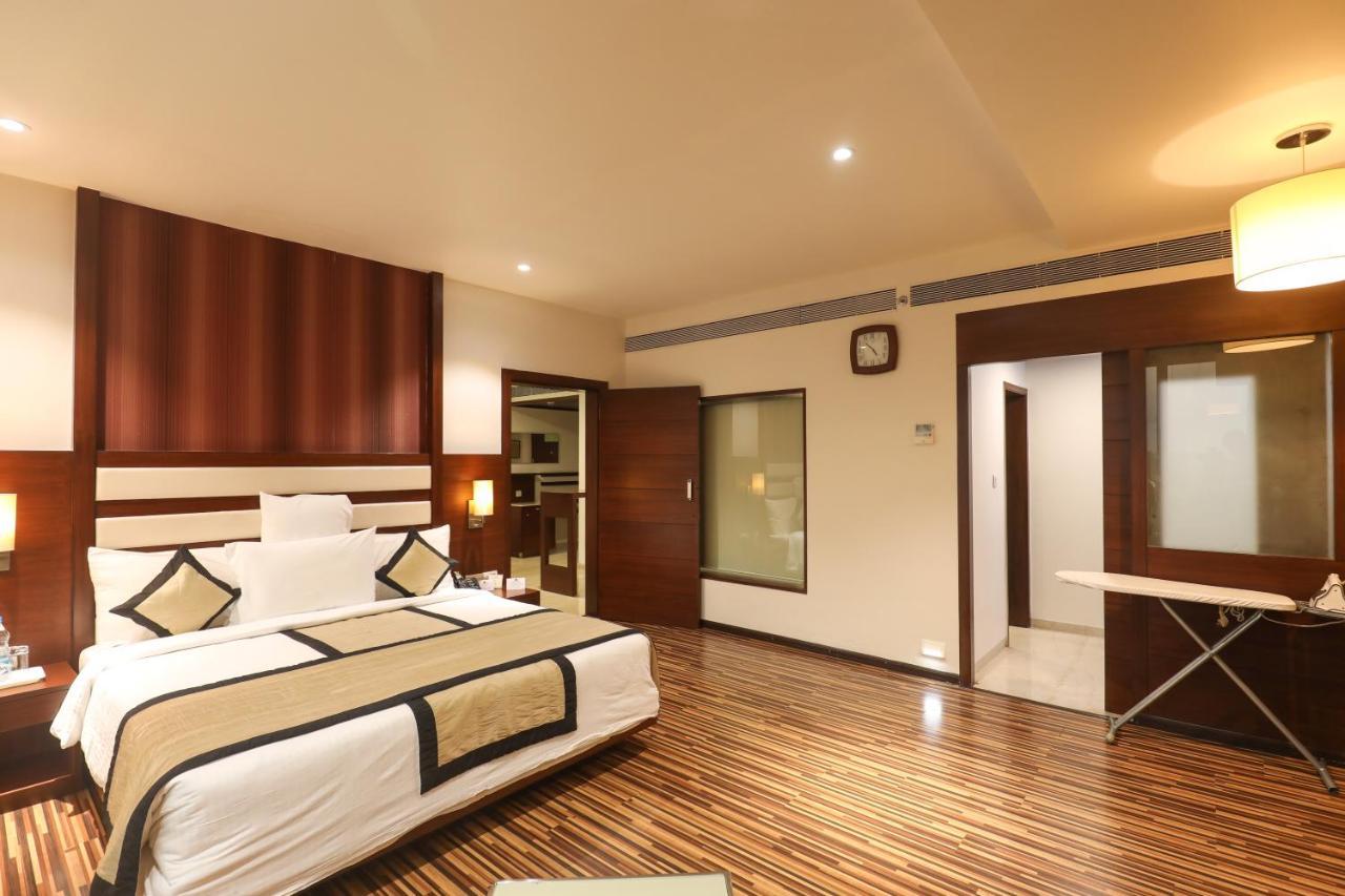 Hotel Sandy'S Tower Bhubaneswar Esterno foto