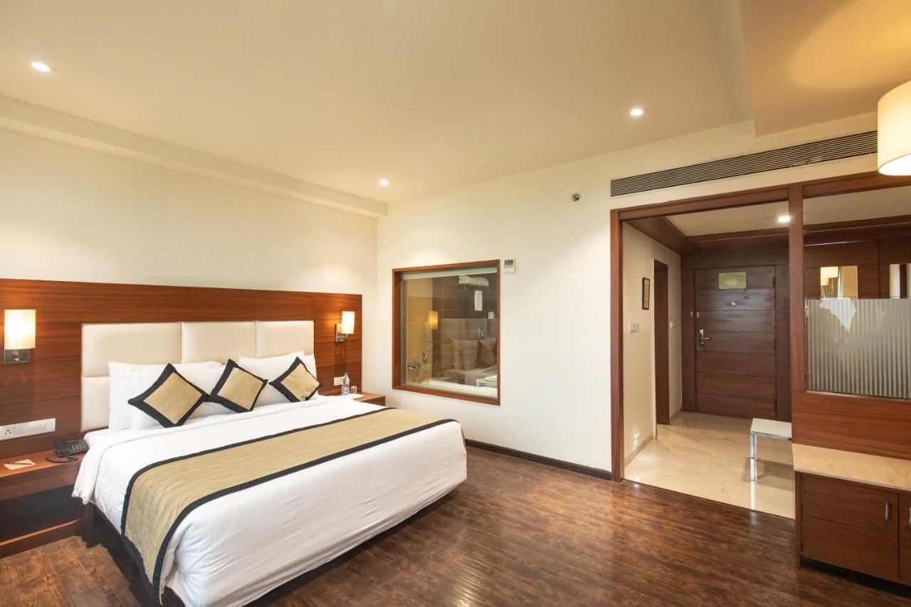 Hotel Sandy'S Tower Bhubaneswar Esterno foto
