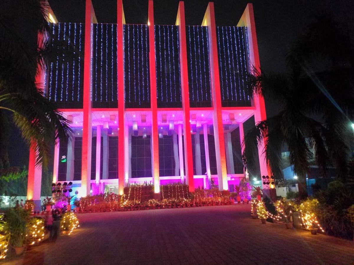 Hotel Sandy'S Tower Bhubaneswar Esterno foto