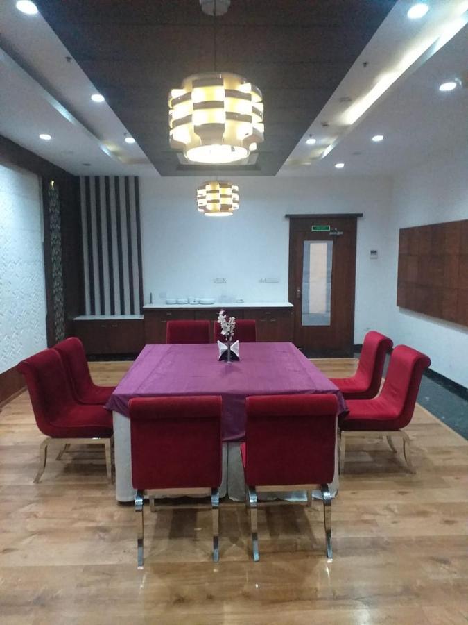 Hotel Sandy'S Tower Bhubaneswar Esterno foto