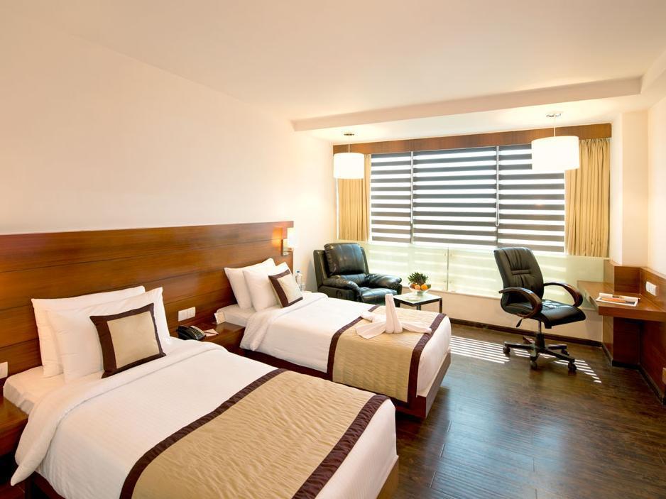 Hotel Sandy'S Tower Bhubaneswar Esterno foto