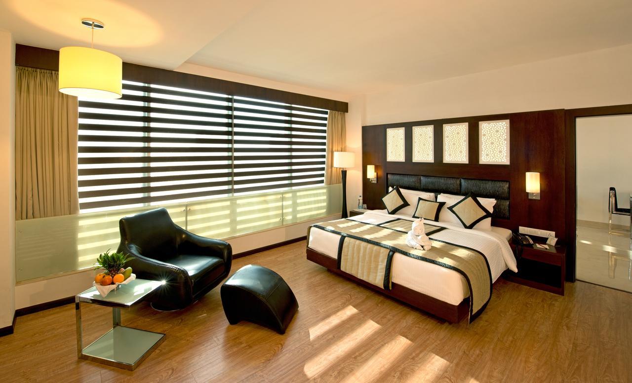Hotel Sandy'S Tower Bhubaneswar Esterno foto