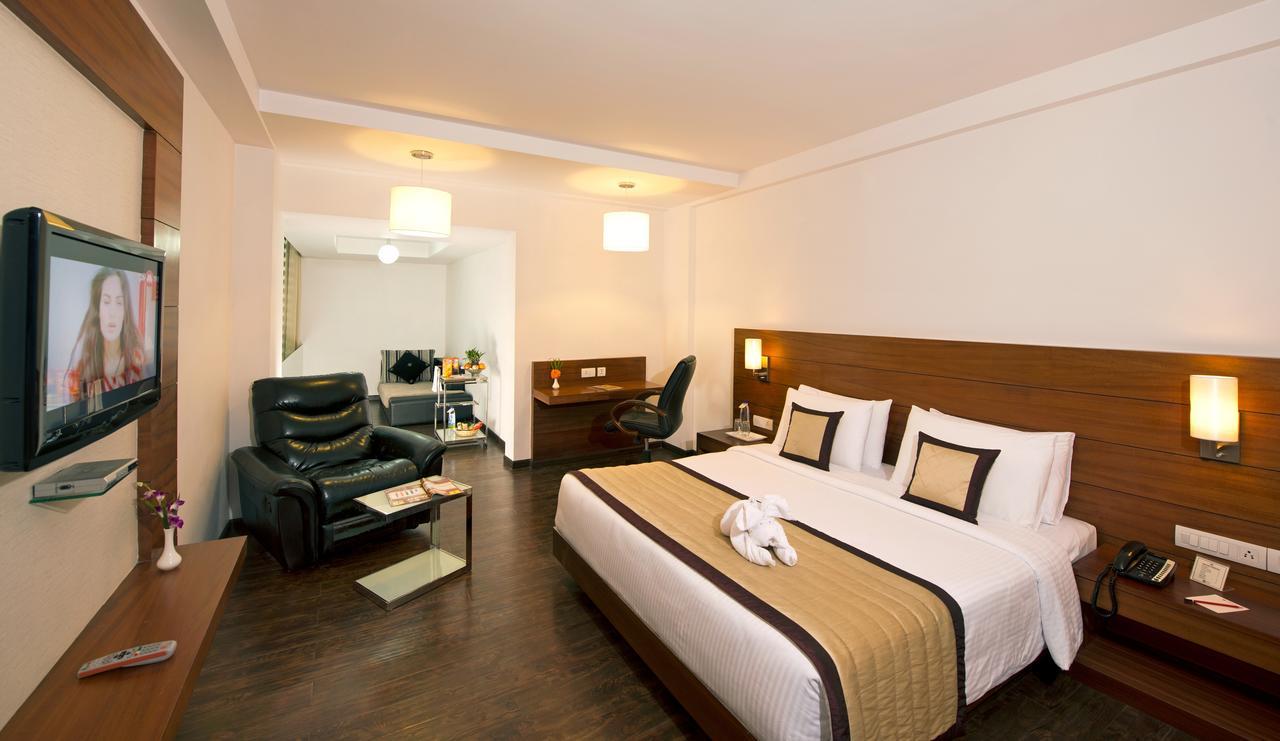 Hotel Sandy'S Tower Bhubaneswar Esterno foto